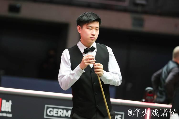 赵心童惜败马奎尔 止步斯诺克武汉公开赛32强 赵心童惜败马奎尔 止步斯诺克武汉公开赛32强